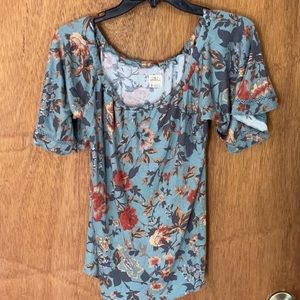 O’Neill top size small.